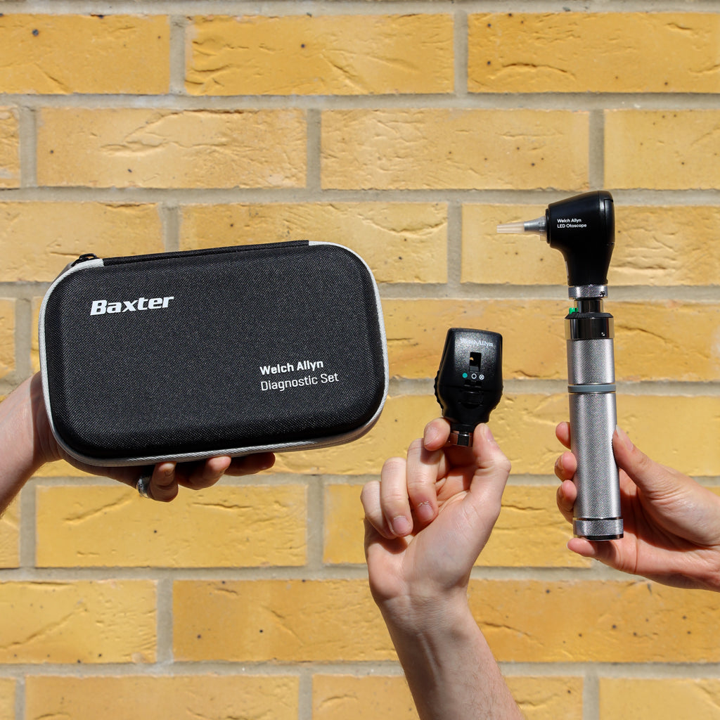 Welch Allyn 3.5V Diagnostic Set - Coaxial LED Opthalmoscope, Basic LED Otoscope, Alkaline C-Cell Battery Handle and Hard Case