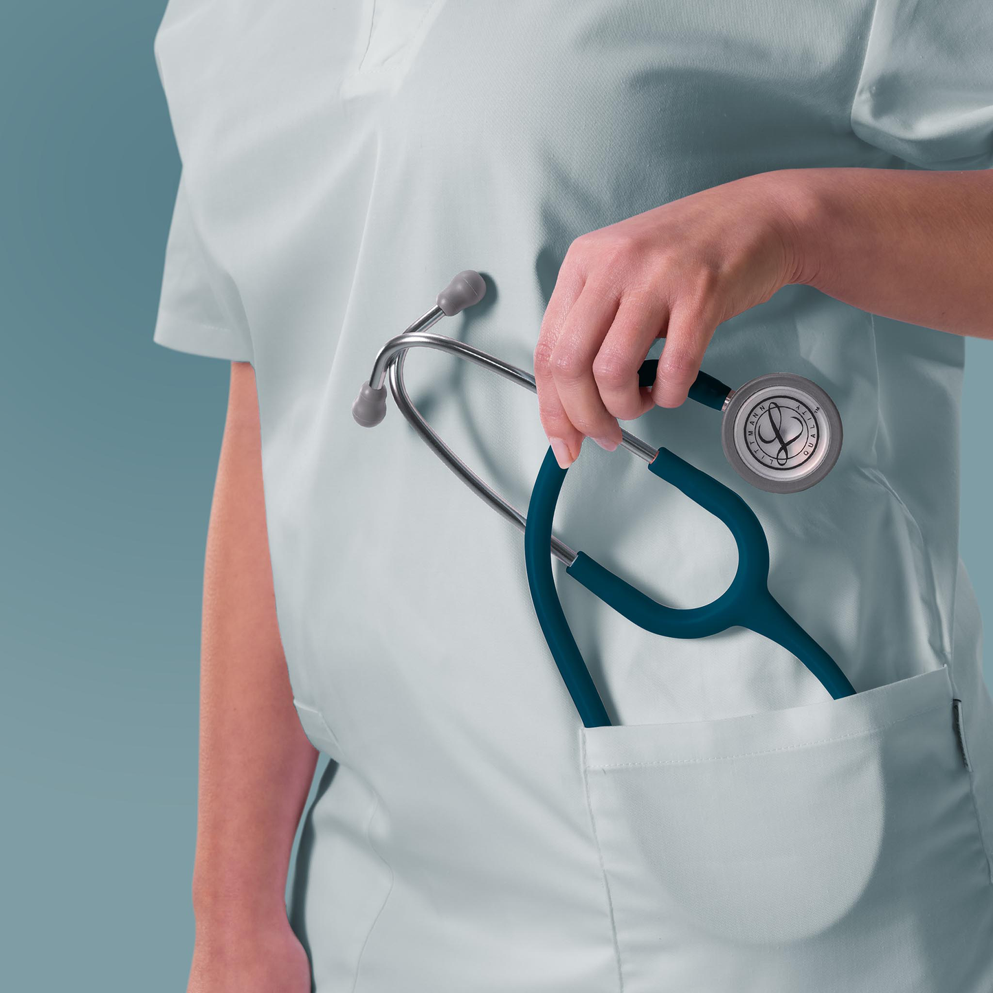Littmann® Classic III™ Stethoscope, 5623C, Stainless Steel Chestpiece with 27" Caribbean Blue Satin Finish Tube for Added Comfort, Flexibility and Cleanability