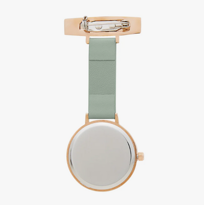 Annie Apple Nurses Taschenuhr – Meraki – Gold & Salbei – Leder – 35 mm