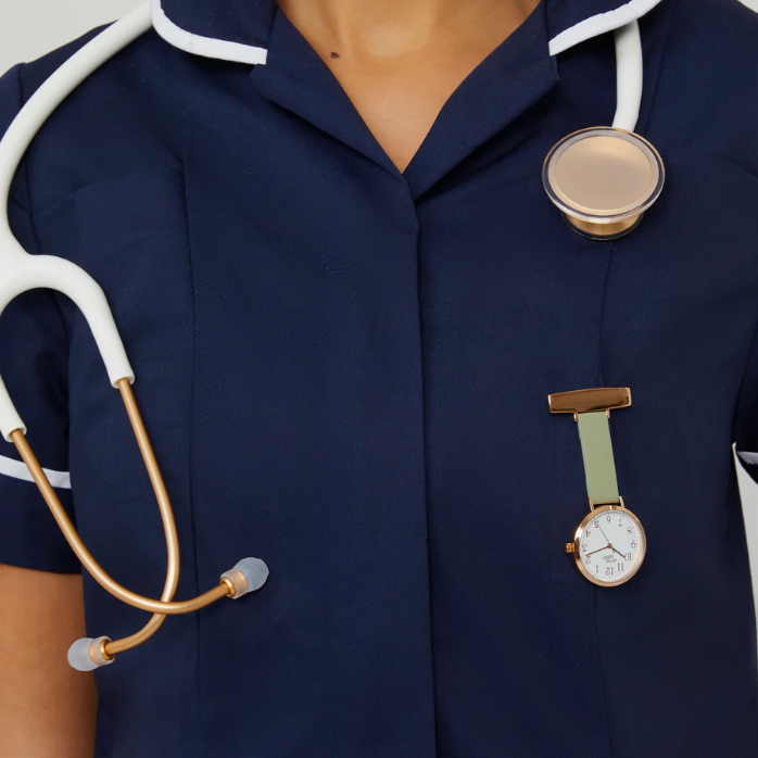 Annie Apple Nurses Taschenuhr – Meraki – Gold & Salbei – Leder – 35 mm