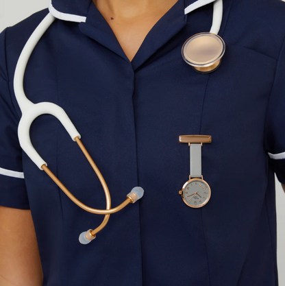 Annie Apple Nurses Taschenuhr – Meraki – Grau/Roségold/Grau – Leder – 35 mm